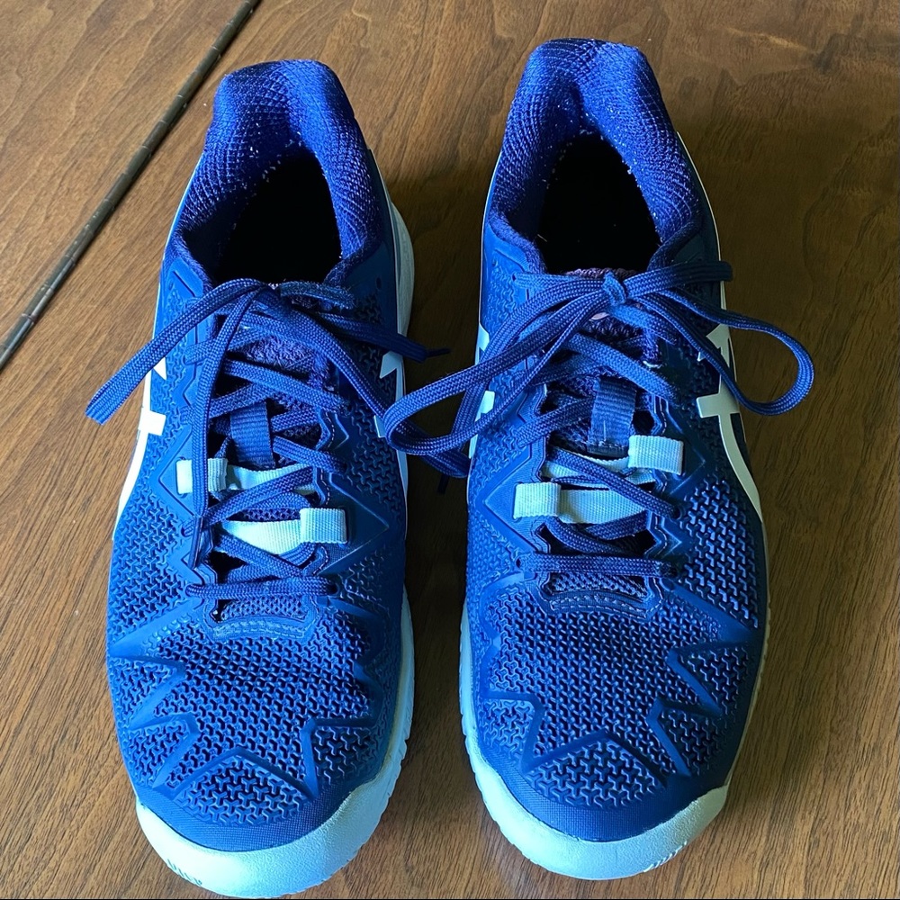 ASICS women’s gel resolution 8 tennis court shoes size 8.5